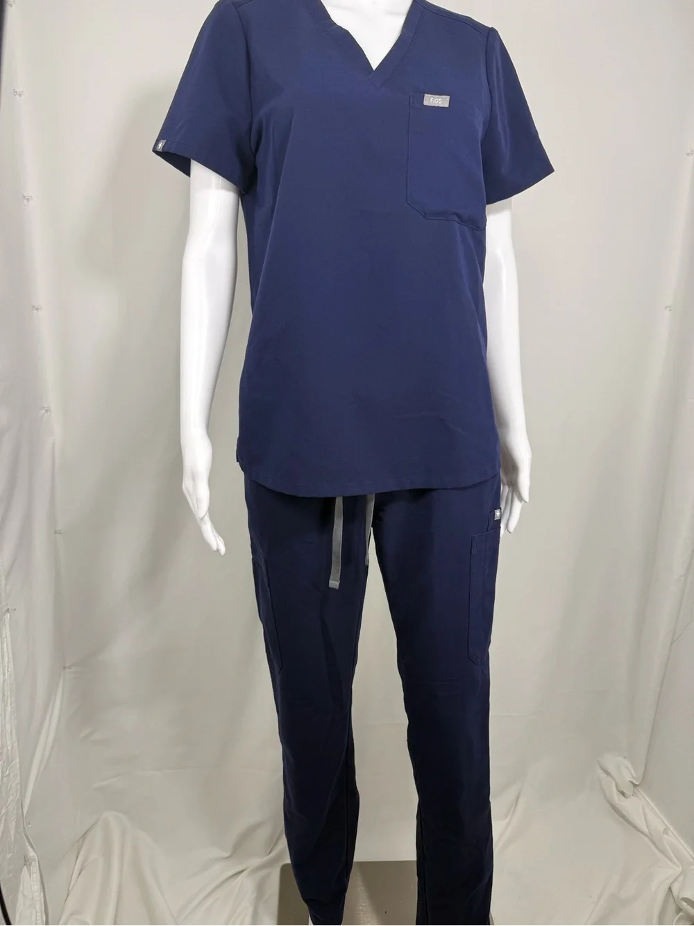 Figs Navy Scrub Set// straight leg scrubs// women’s size small